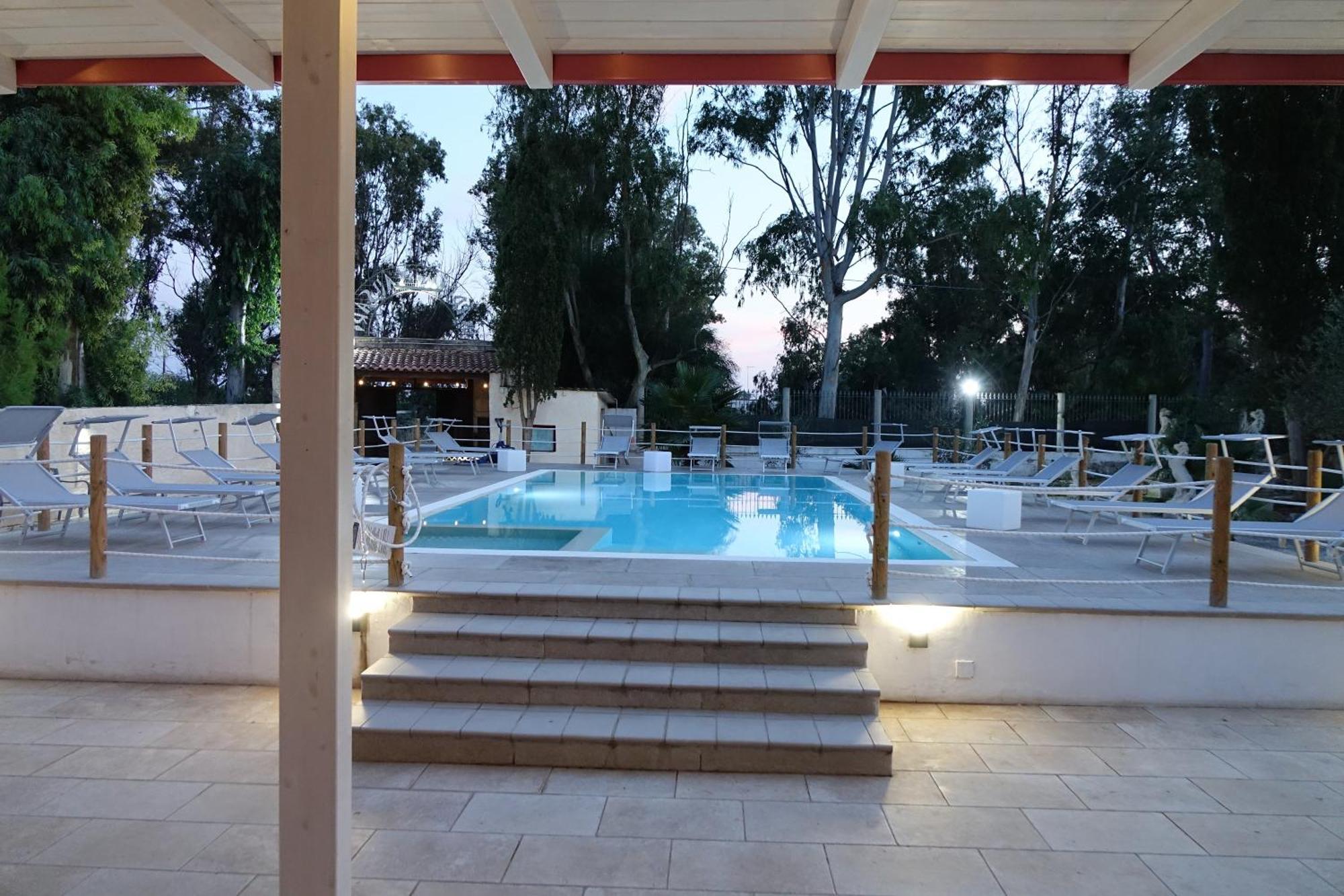 Giardini Sausari Residence Punta Prosciutto Exteriör bild